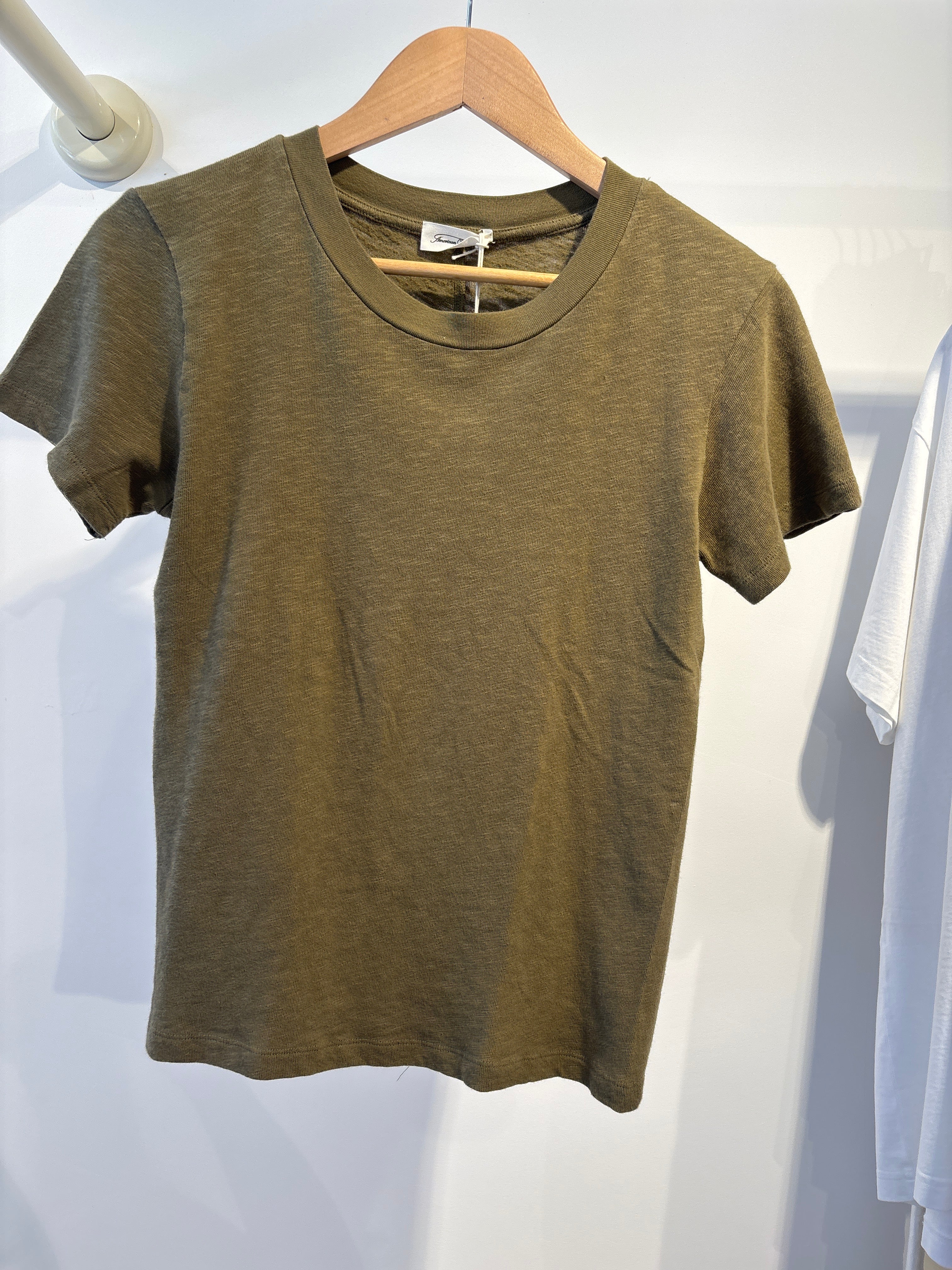 American vintage olive green shirt ￼