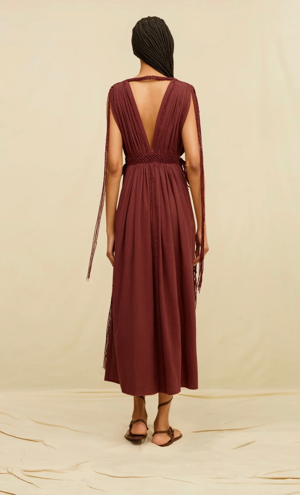 Maroon dress caravana