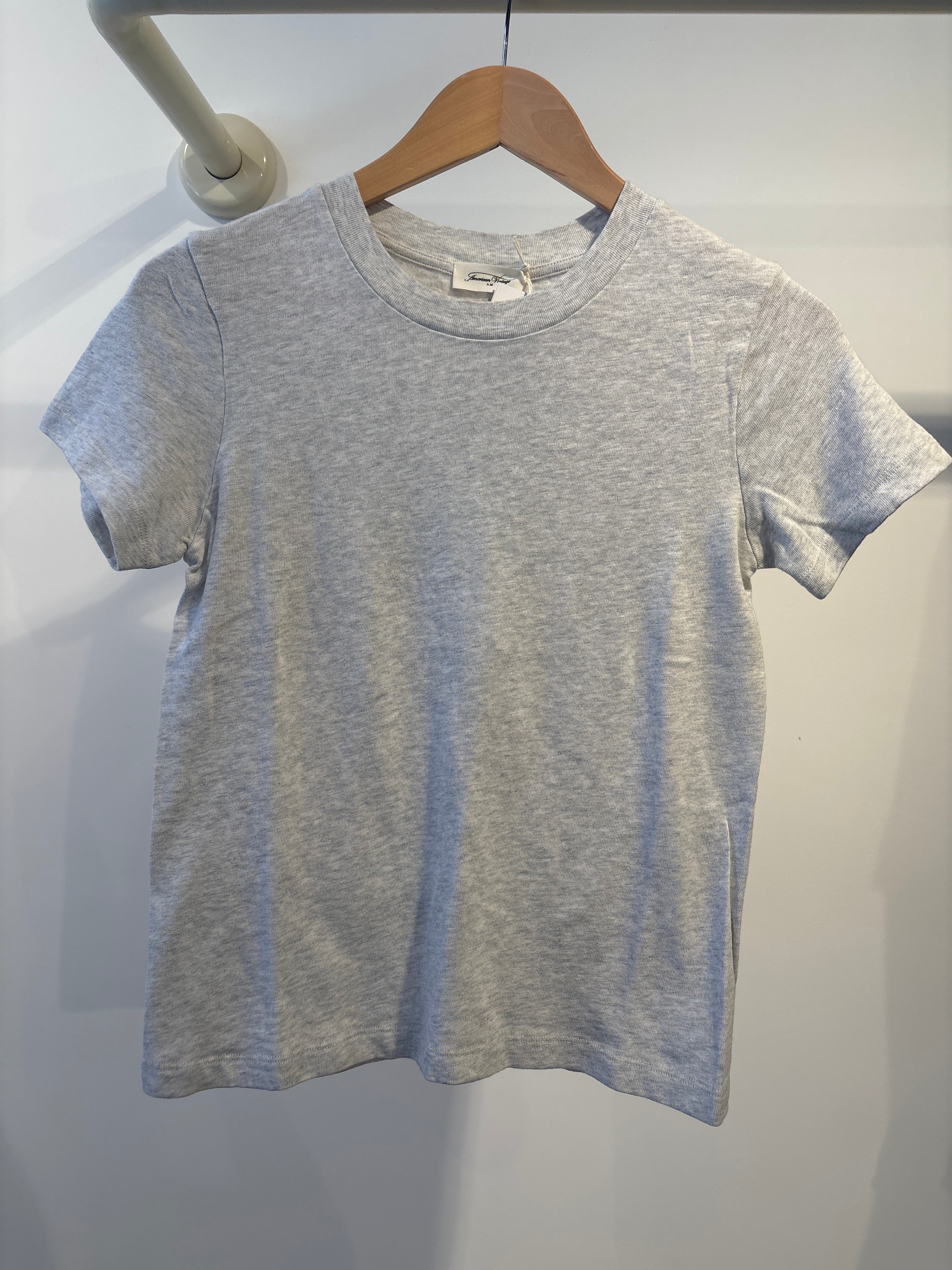 American vintage light grey shirt ￼￼