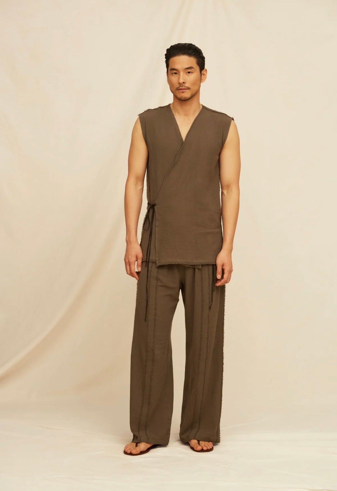 Caravana Wrap sleeveless shirt ￼