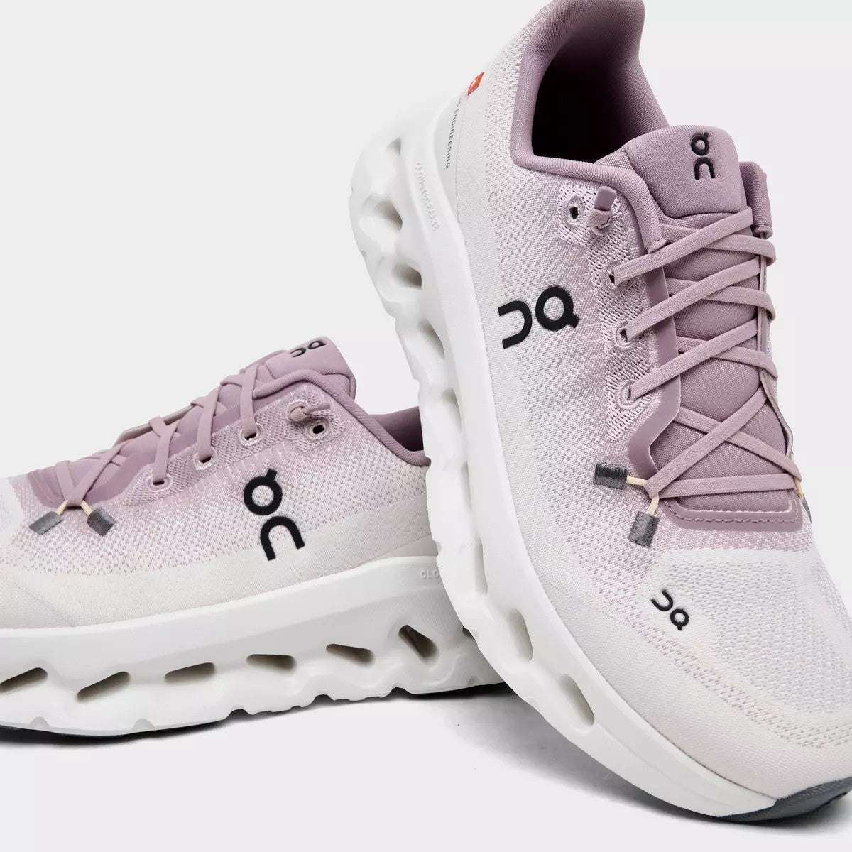 On cloud purple shoes ￼