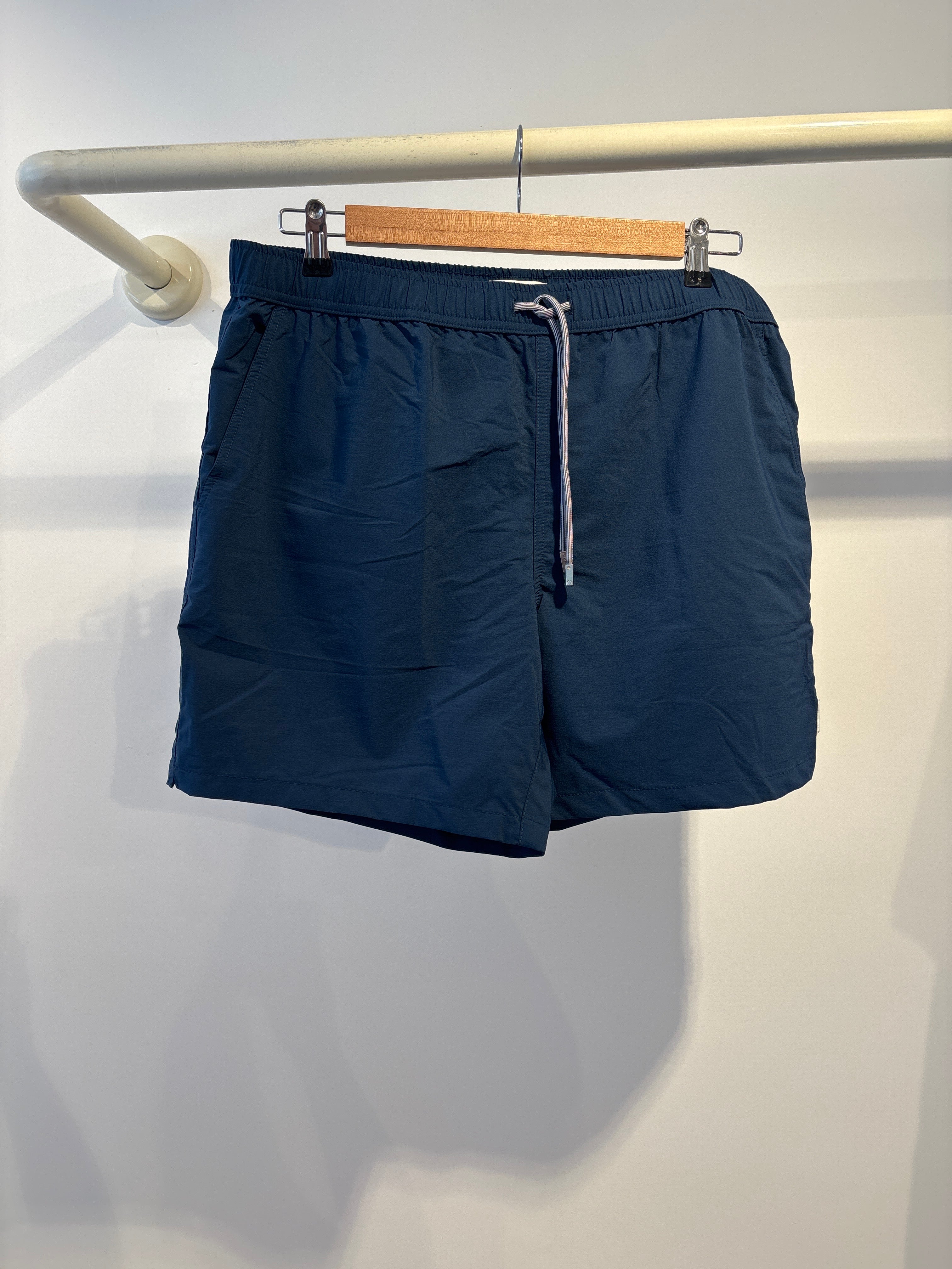 Public beach Navy swimwear ￼