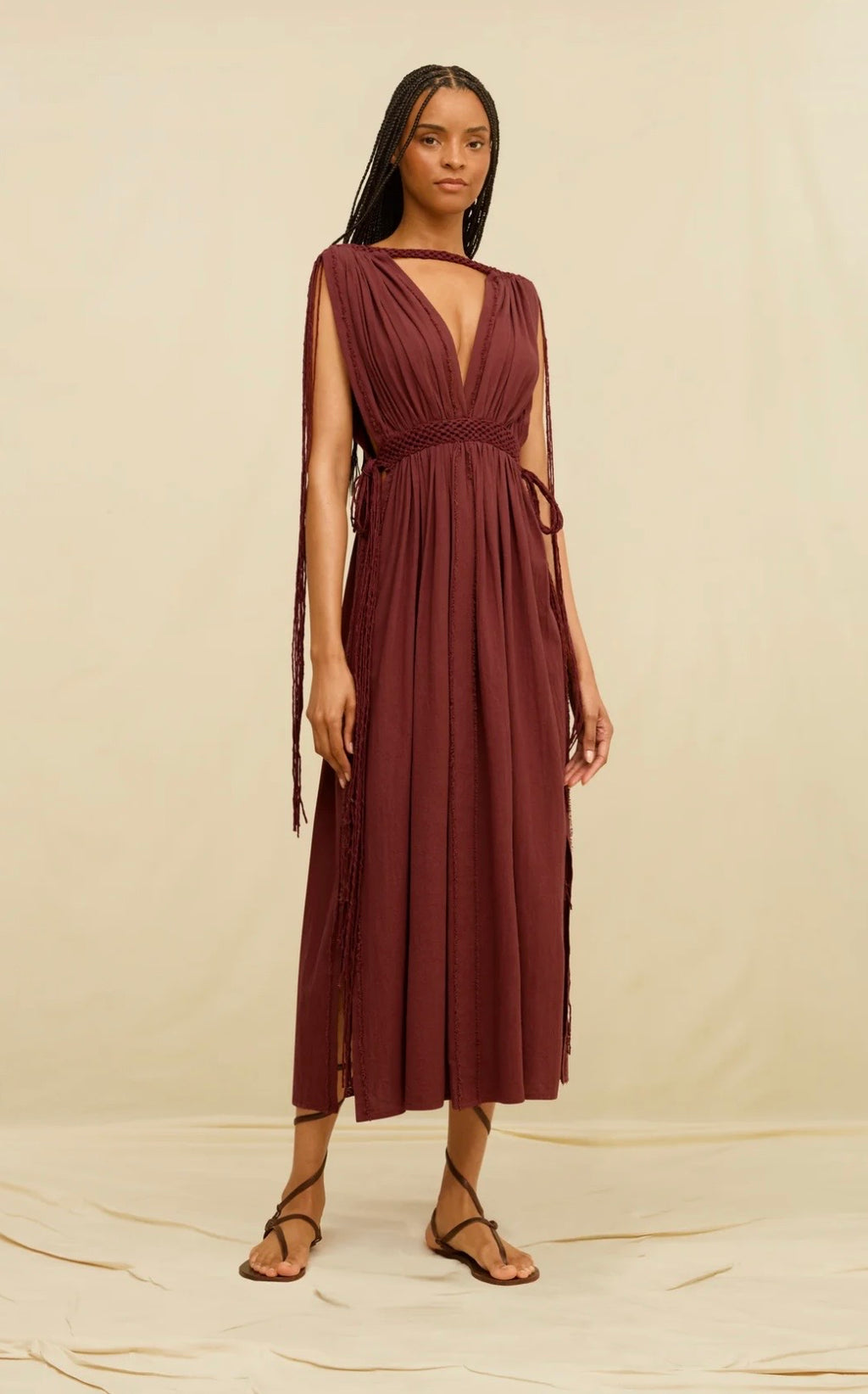 Maroon dress caravana