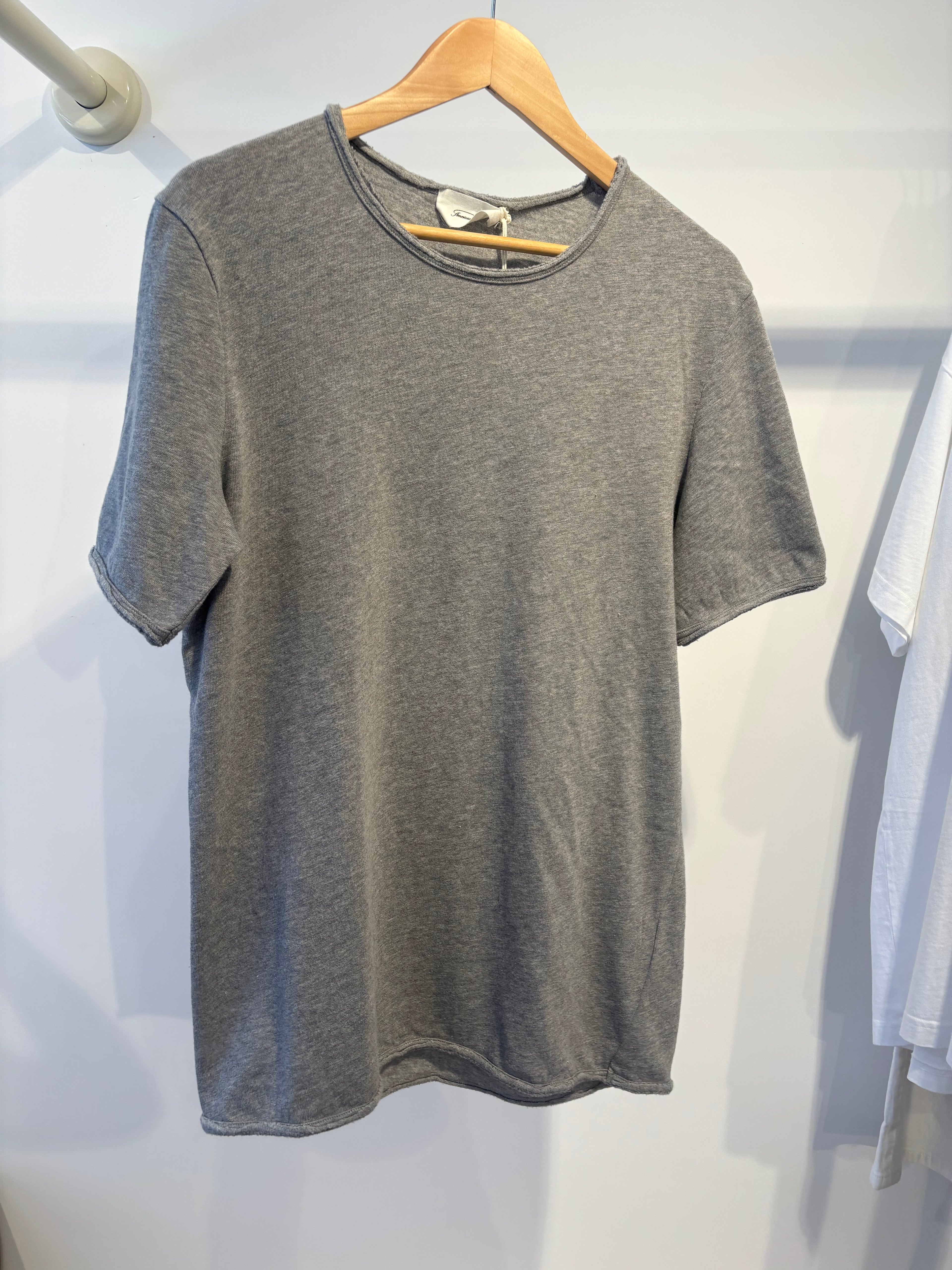 American vintage grey T-shirt ￼